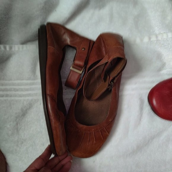 WOMEN'S SIZE 12 LOT OF 2 PAIRS OF "AEROSOLES" ANKLE STRAP LEATHER FLATS - Picture 11 of 14